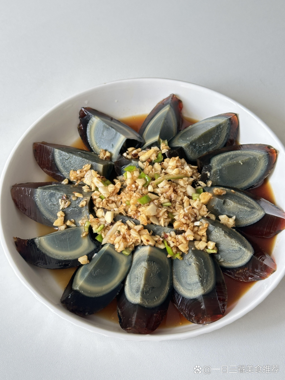 苦苣皮蛋怎么拌凉菜(苦苣皮蛋怎么拌凉菜好吃)