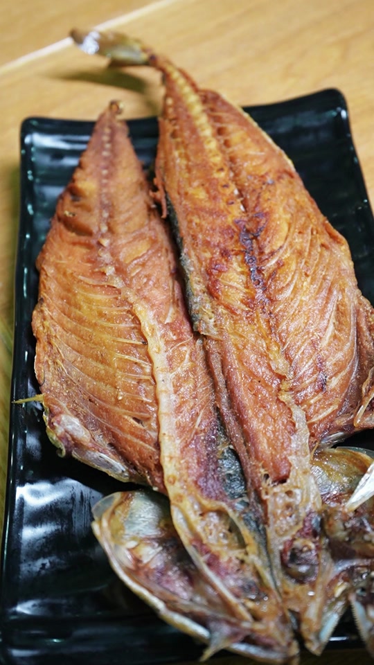 小吃卖煎鲅鱼(香煎鲅鱼多少钱)