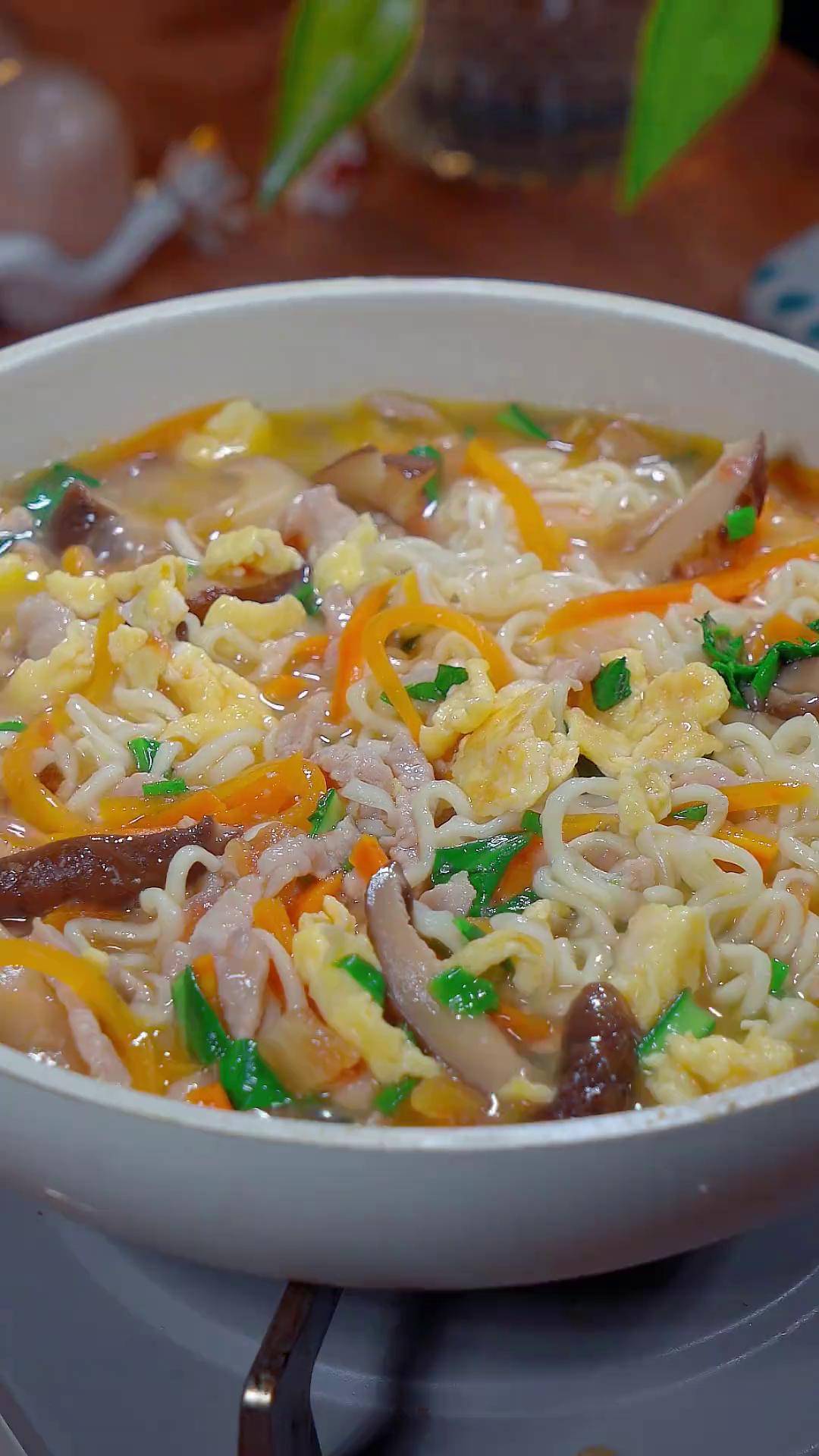 早餐香菇面条(香菇面条怎么做好吃)