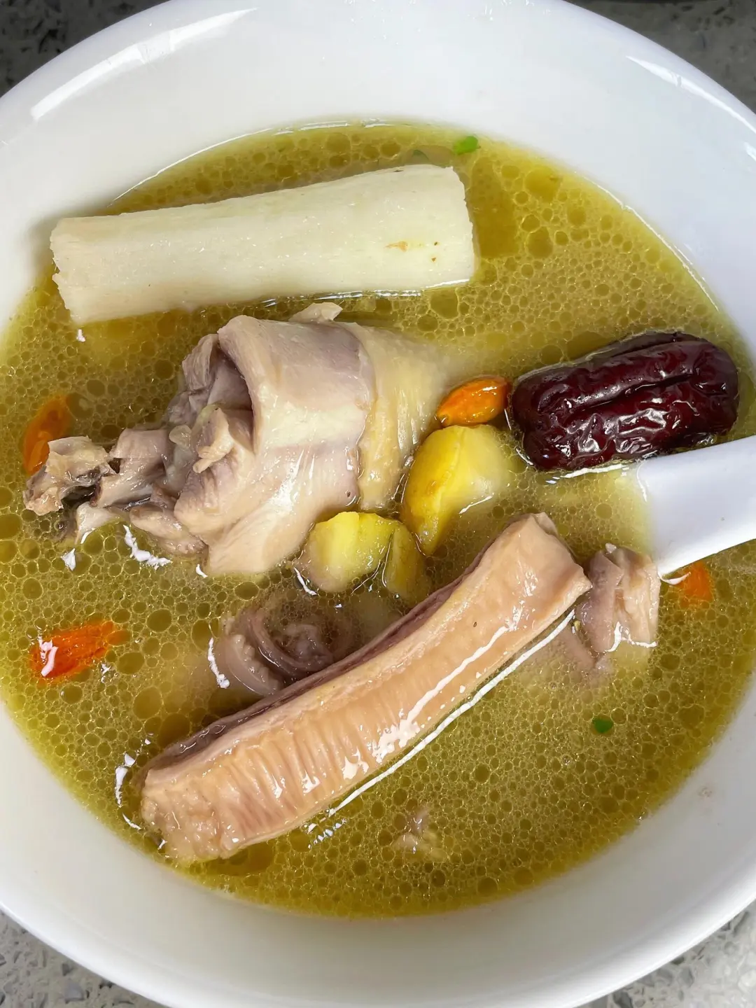 山药炖鸡汤的家常做法(山药炖鸡汤的家常做法大全)