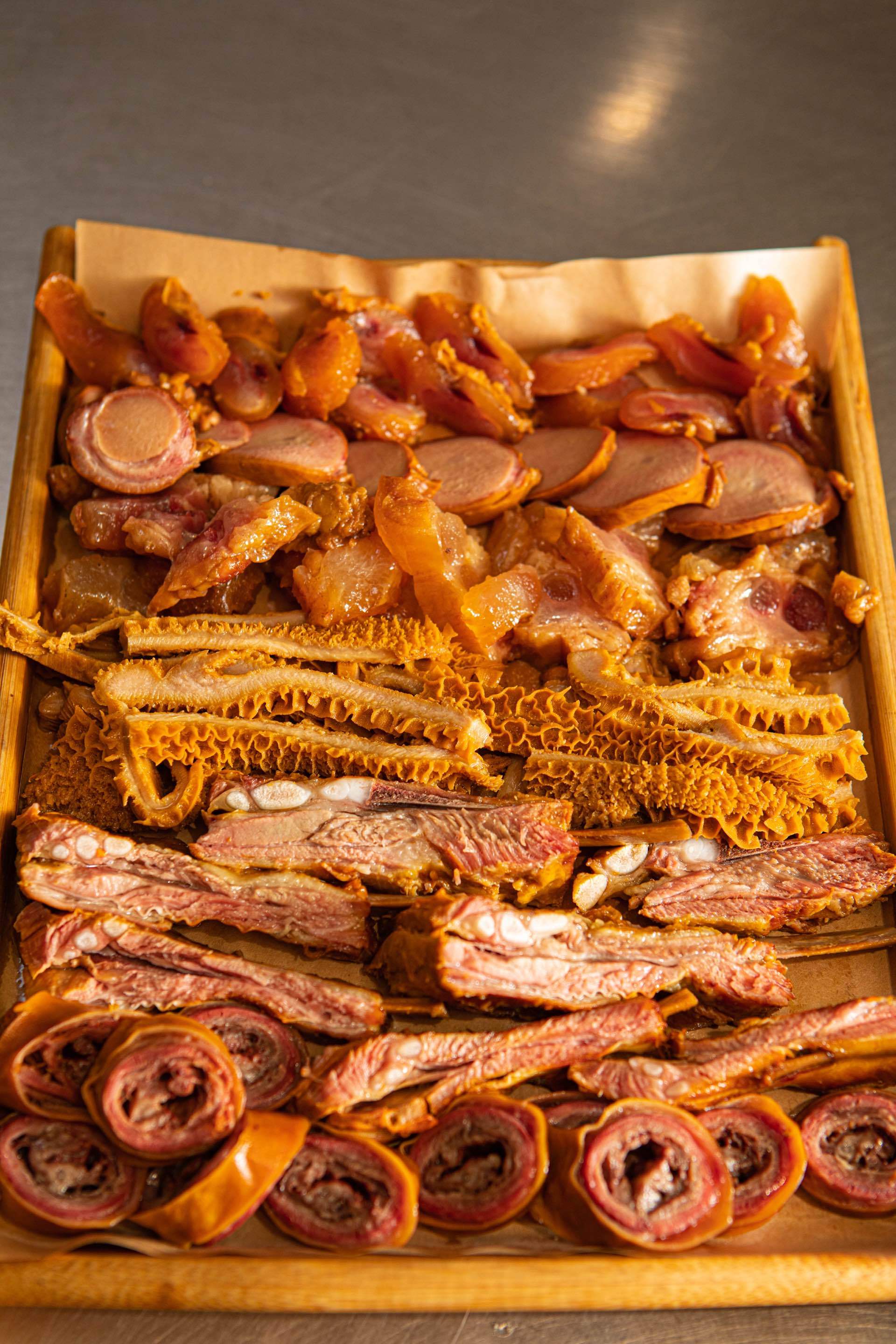 内蒙古特色美食小吃(内蒙古特色美食小吃简笔画)