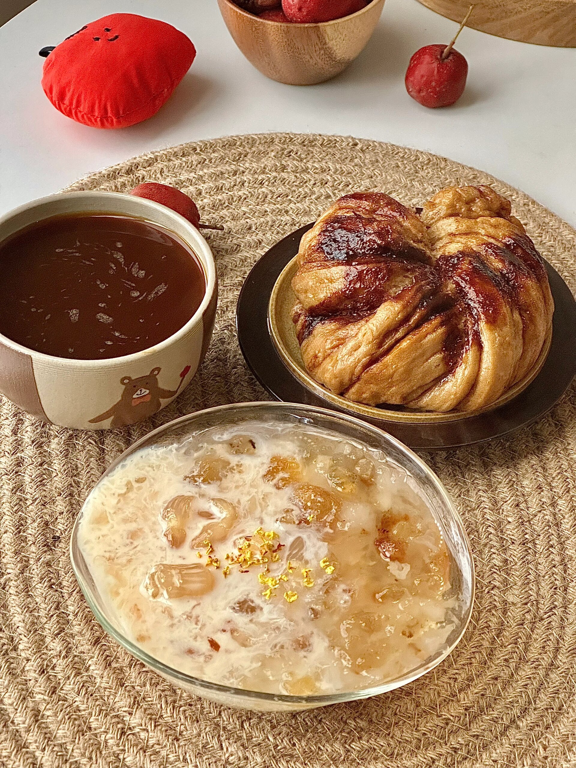 早餐银耳羹配什么(早晨银耳汤搭配什么)