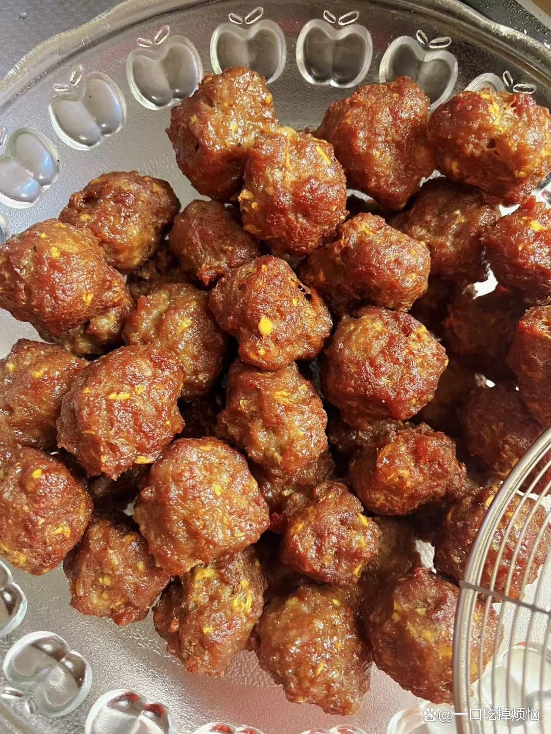 炸牛肉丸子的家常做法(空气炸锅炸牛肉丸子的家常做法)