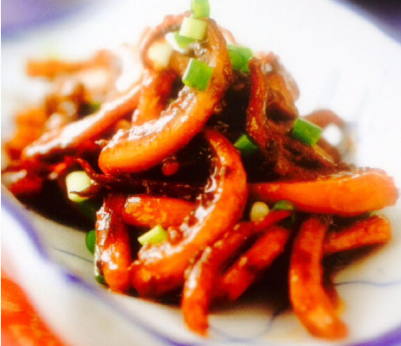 家常菜炒鱿鱼丝(炒鱿鱼丝怎么炒窍门)