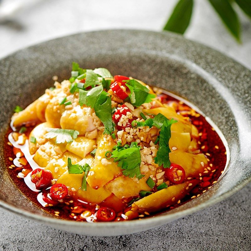 饭店拌凉菜用什么油(饭店拌凉菜用什么油好)