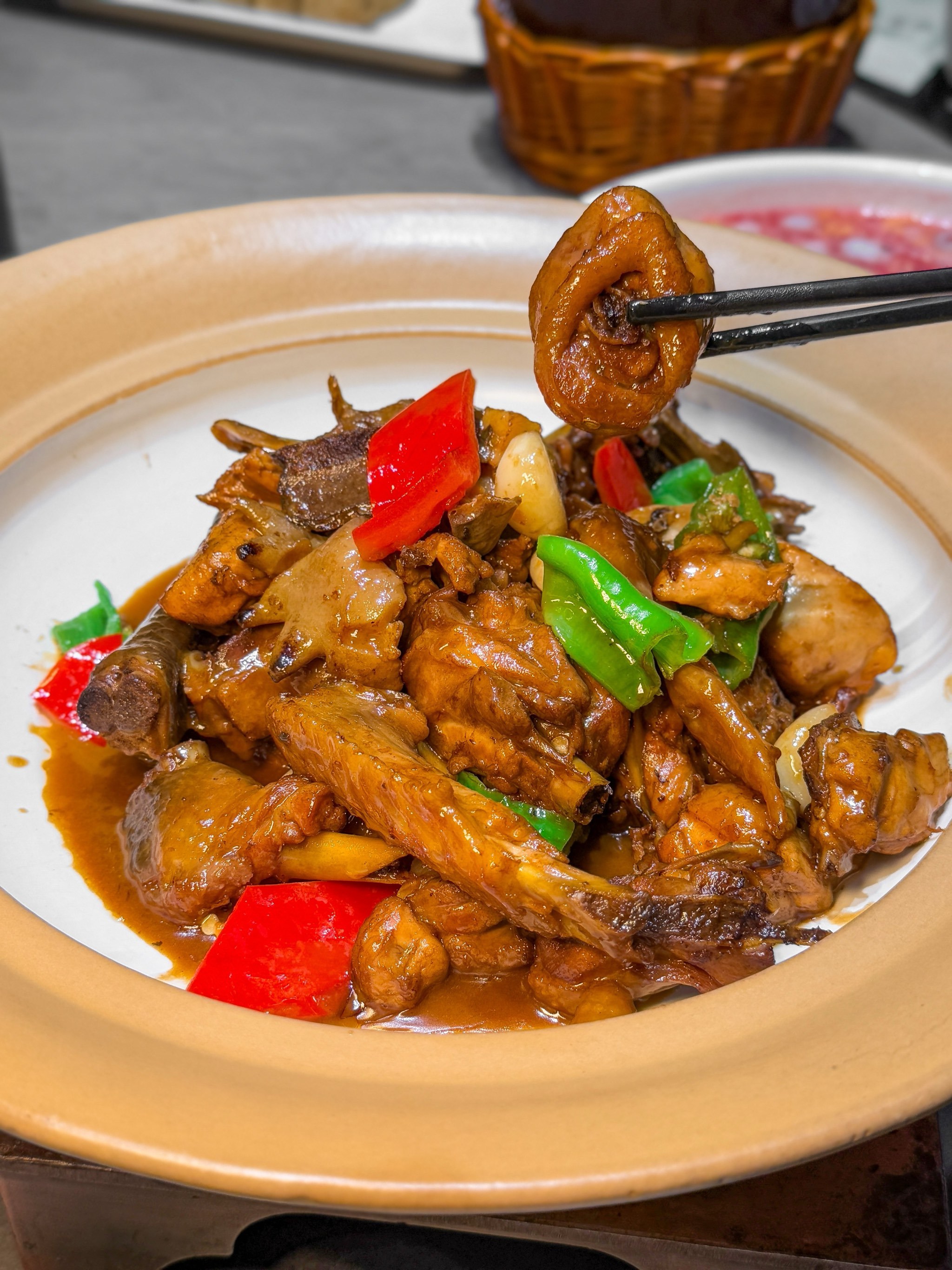 扒鸭的特色(扒鸭是哪里的特产)