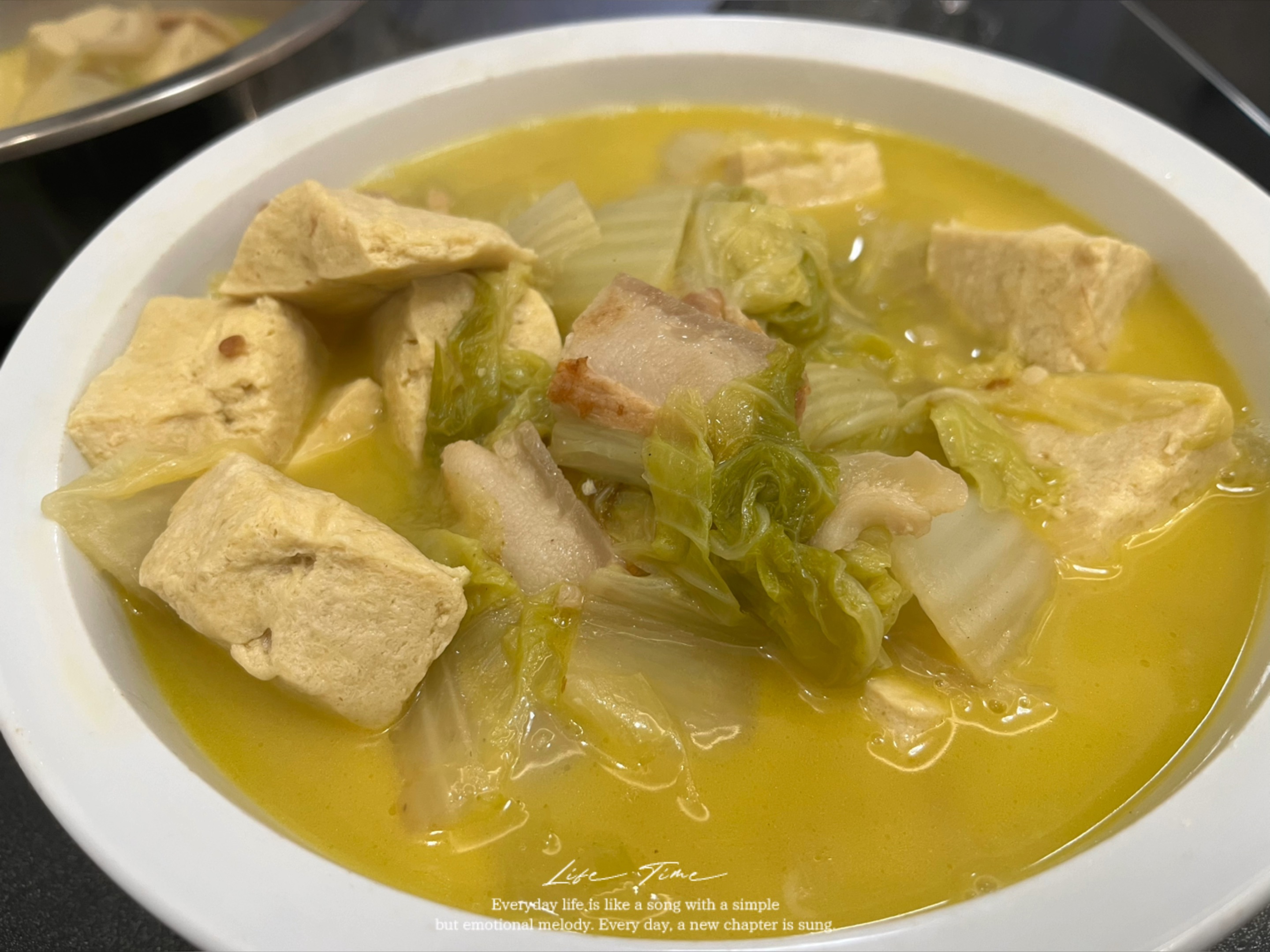 白菜冻豆腐素菜做法(白菜冻豆腐汤的家常做法窍门)