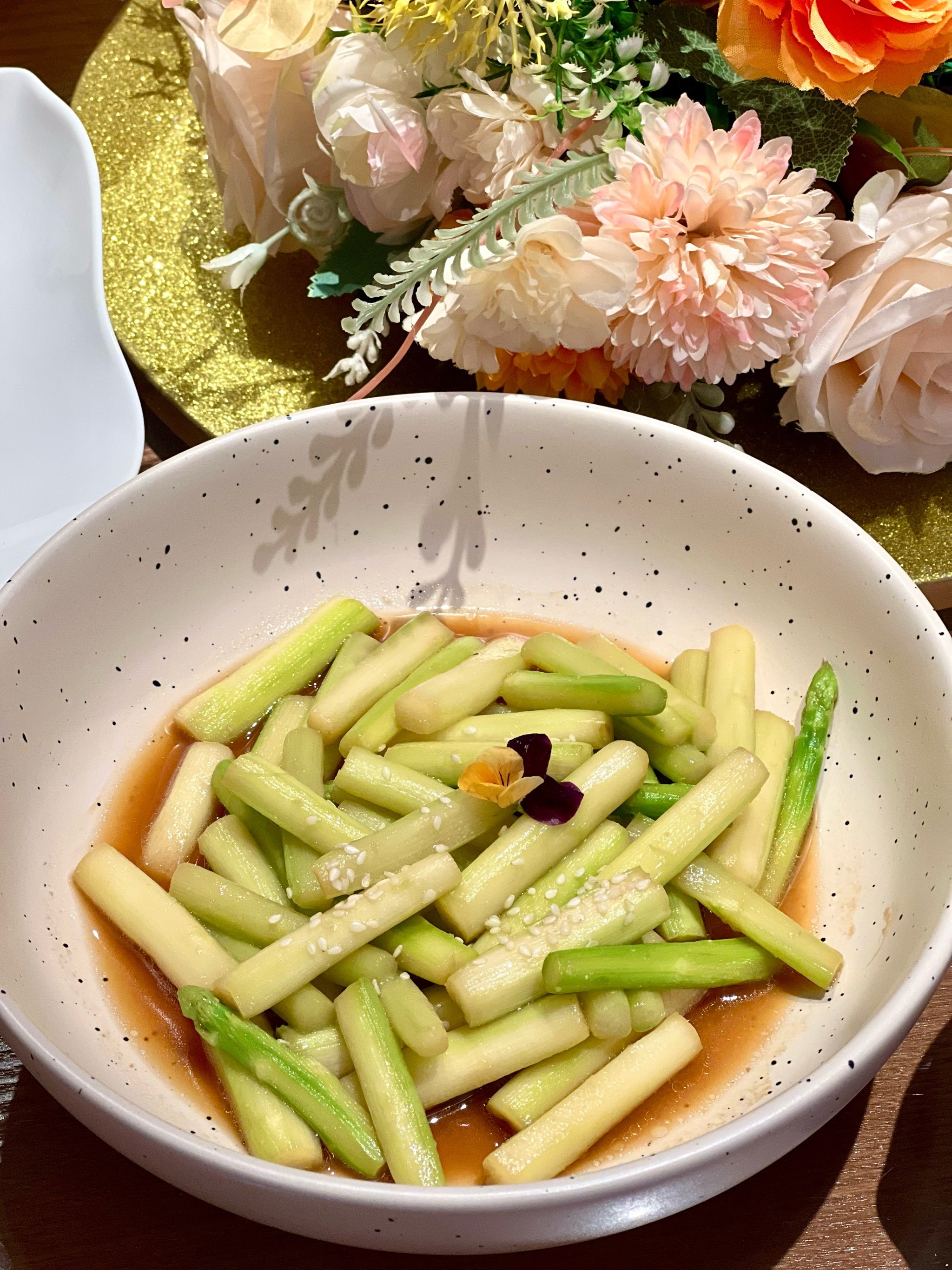 葛根凉菜怎么做(葛根怎么凉拌好吃)