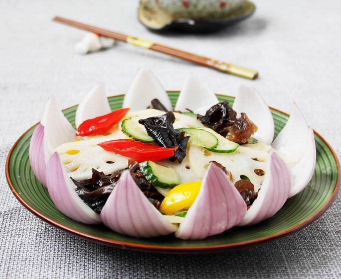 荷塘里的小吃(荷塘里的小吃图片)