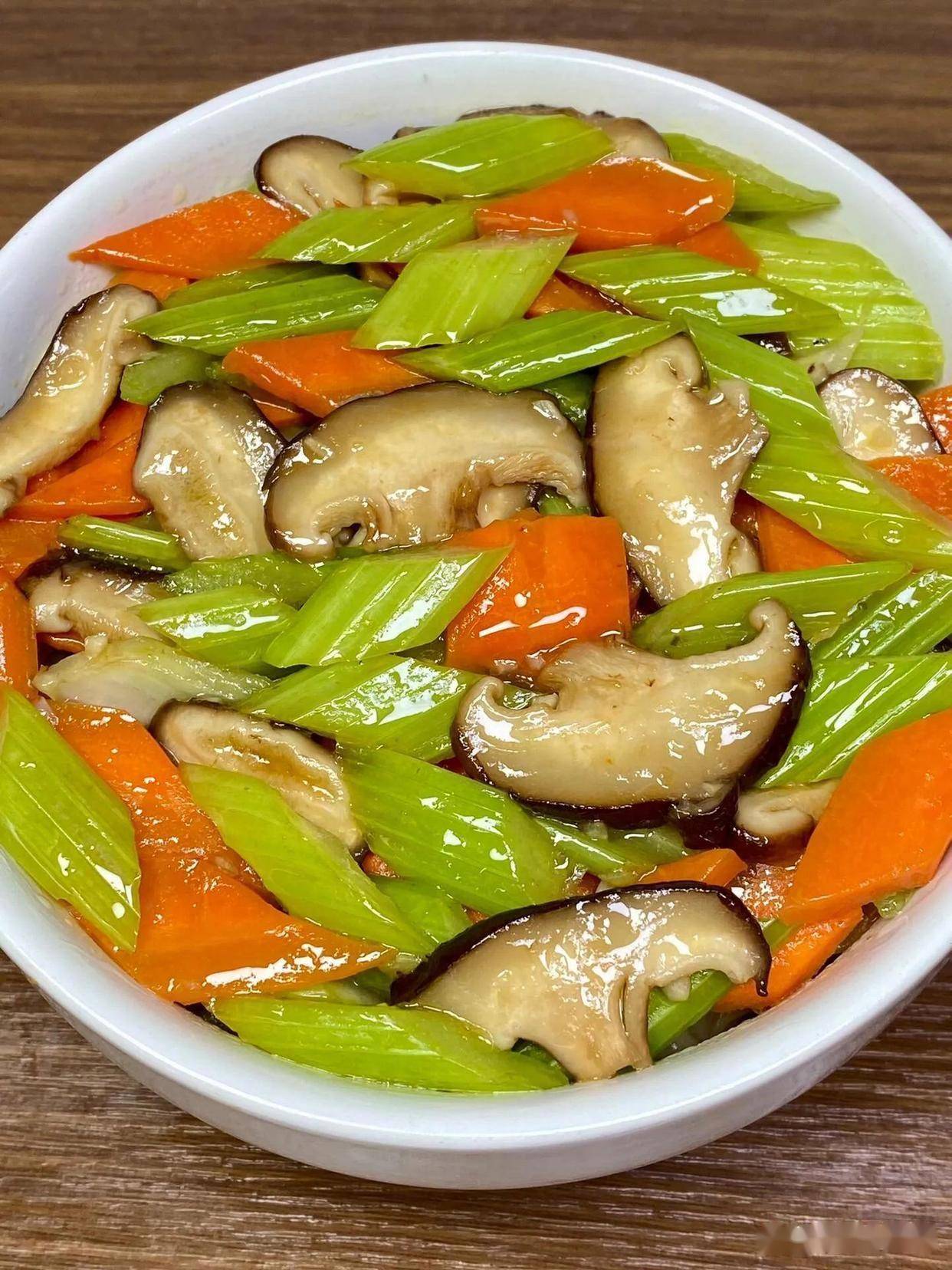 清淡的家常素菜一百道(清淡素食菜谱家常菜做法)