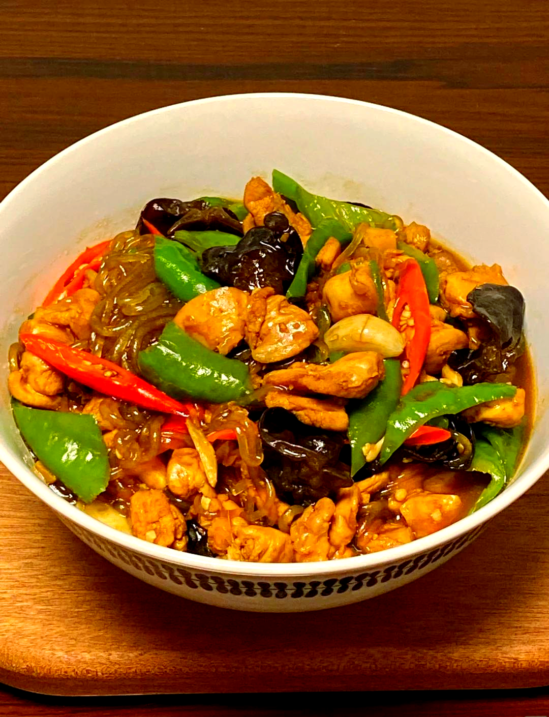 红烧鸡汤做法大全家常(红烧炖鸡汤放什么材料好吃)