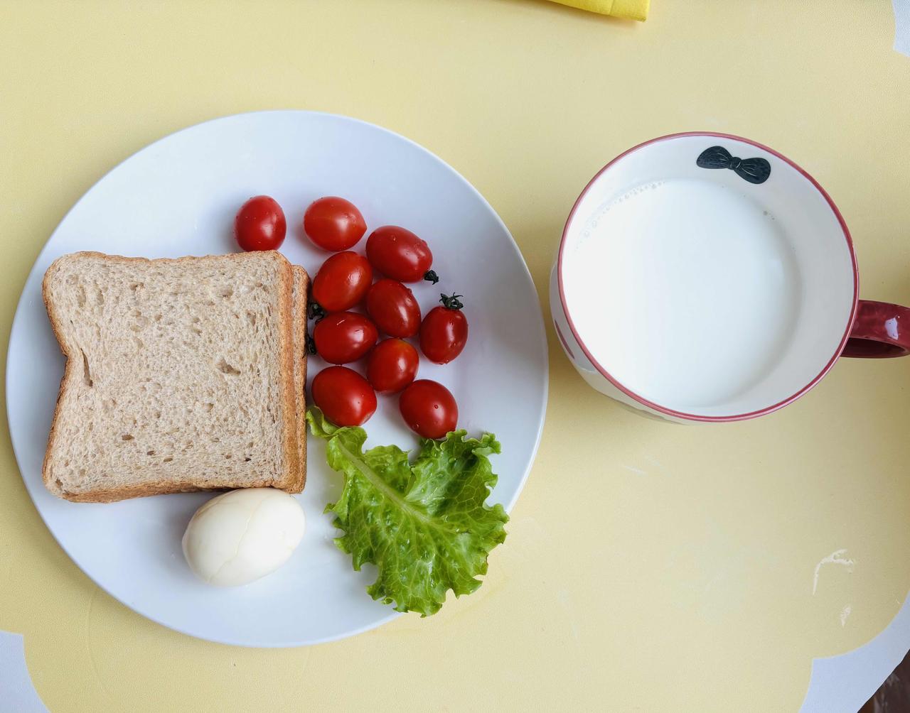 减脂早餐牛奶(减脂早餐牛奶怎么搭配)
