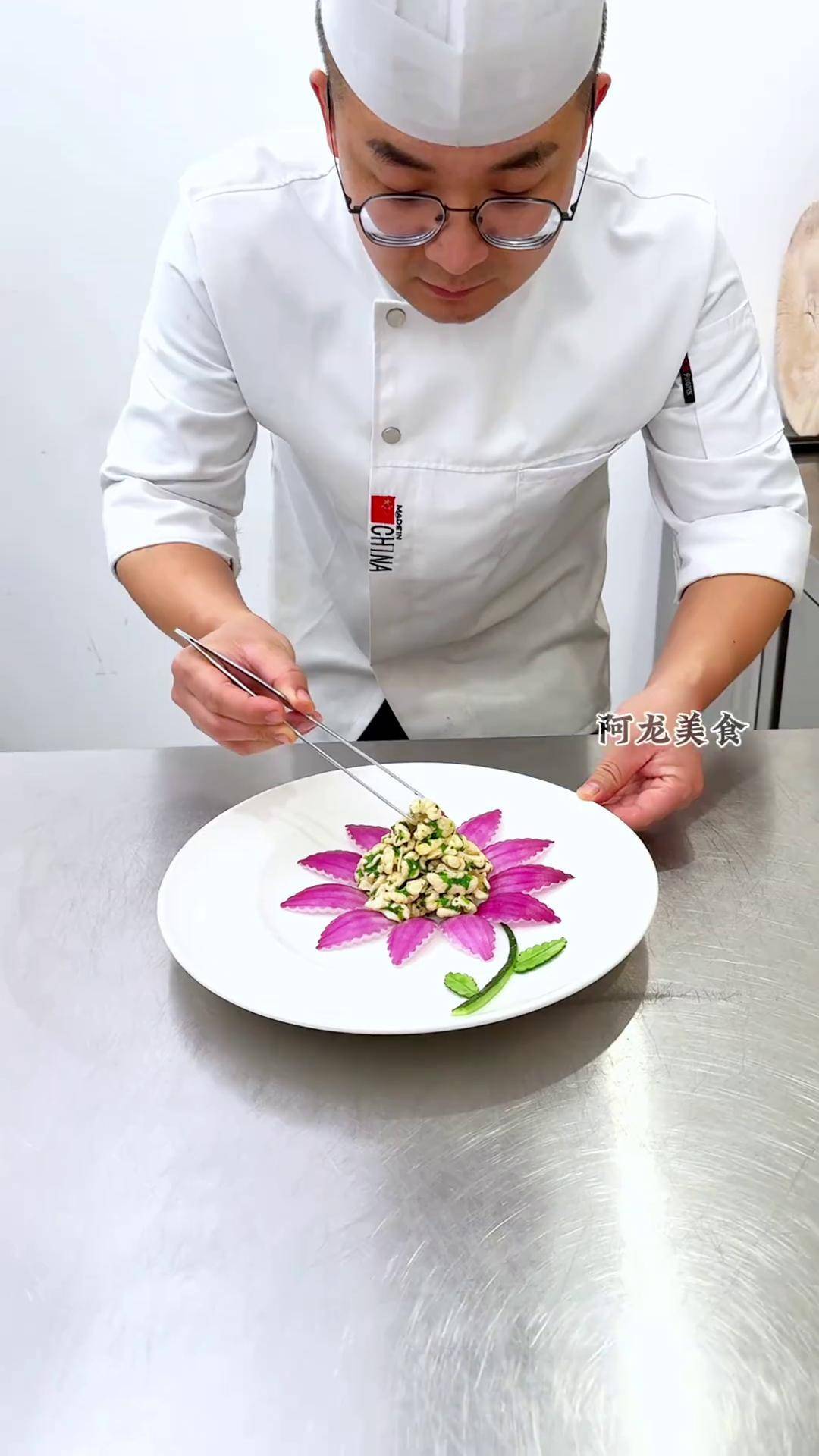 凉菜装盘造型视频(凉菜装盘造型视频大全)