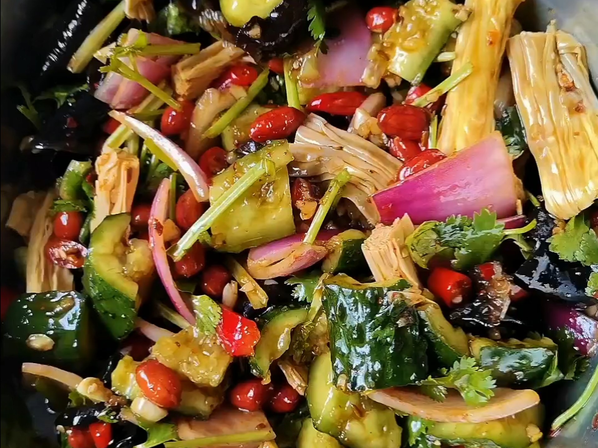 大拌素菜里有什么好吃(大拌菜里面都放什么调料)