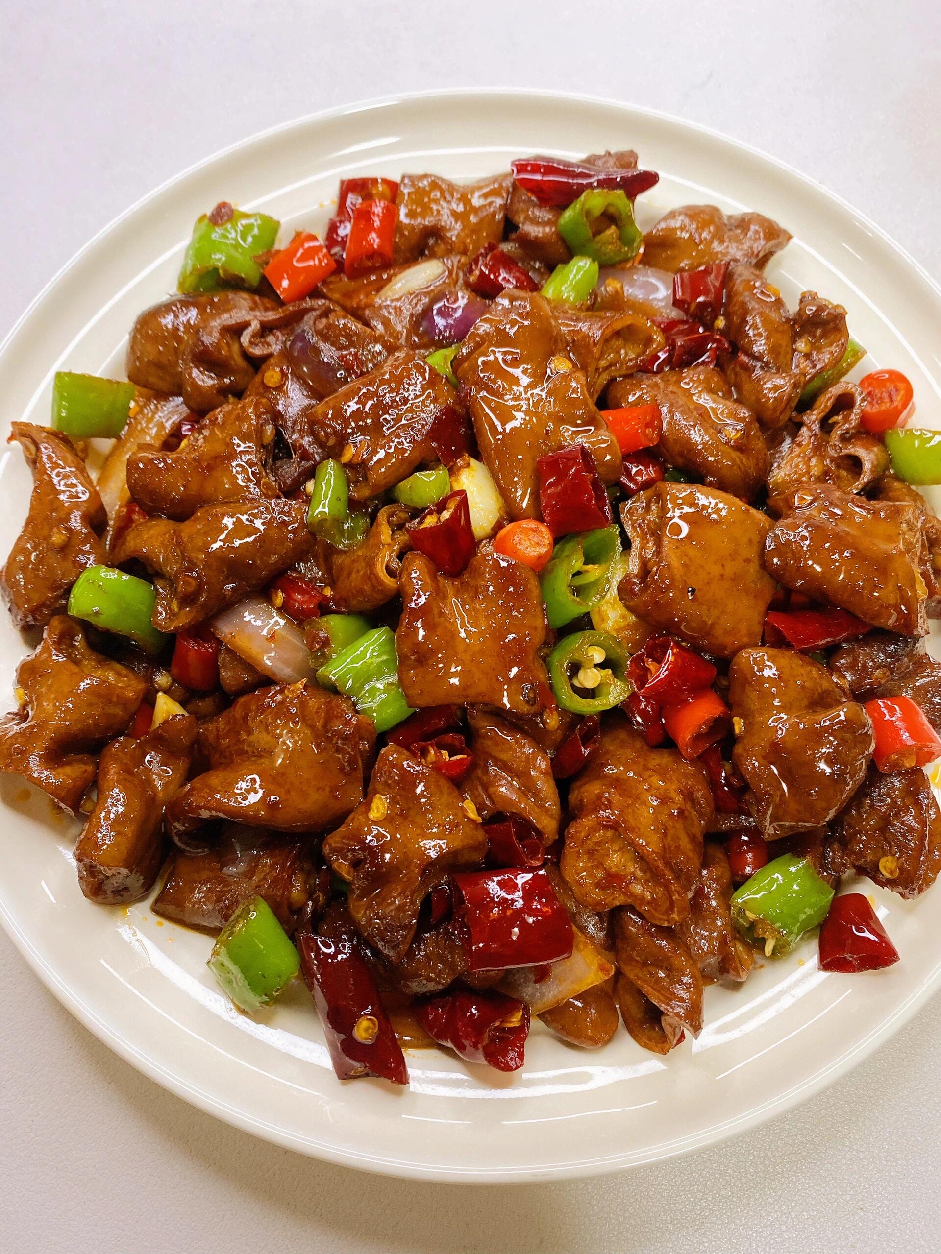 辣子鸡丁家常做法(干锅黄辣丁最正宗的做法)