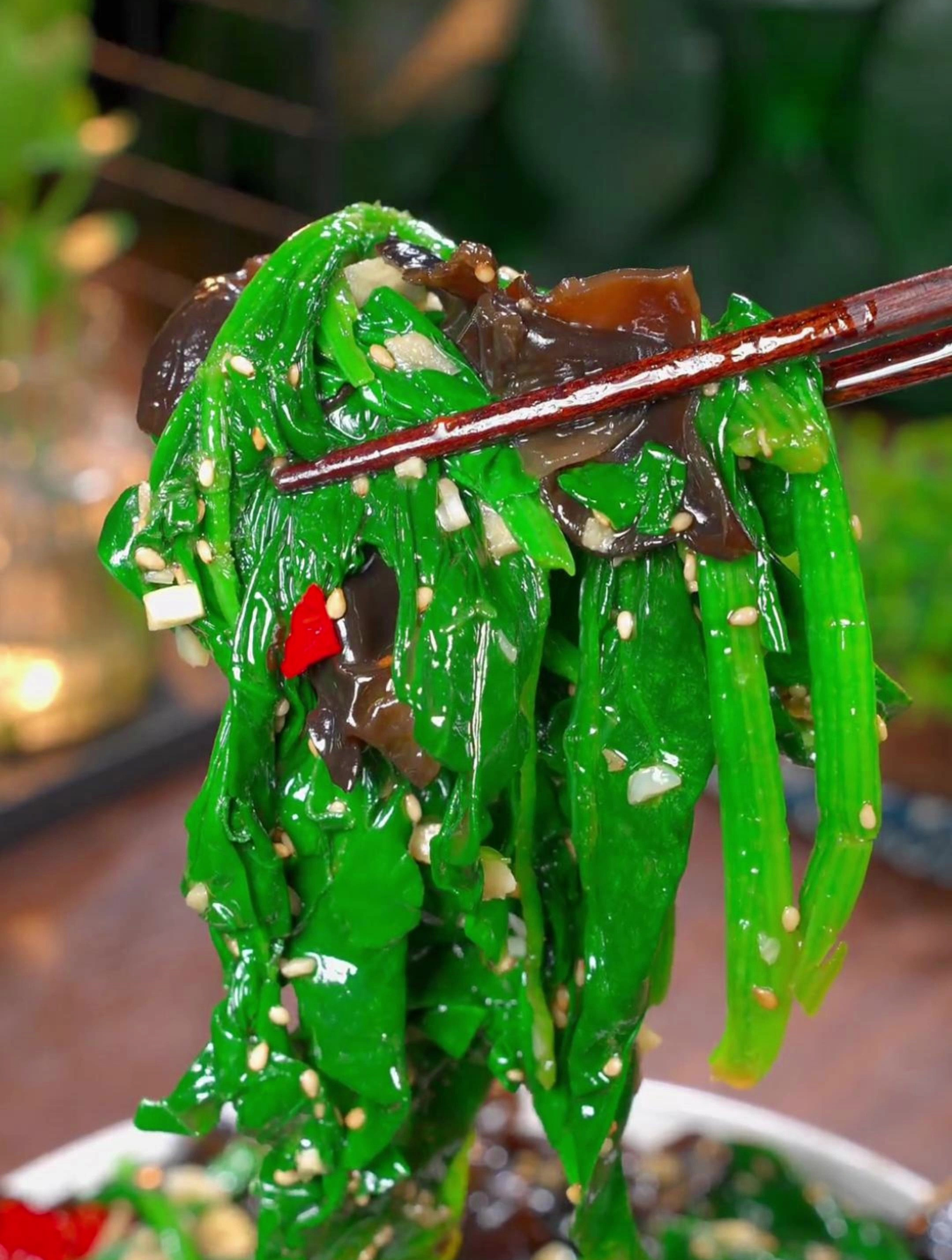 菠菜做凉菜的(如何用菠菜做凉菜)