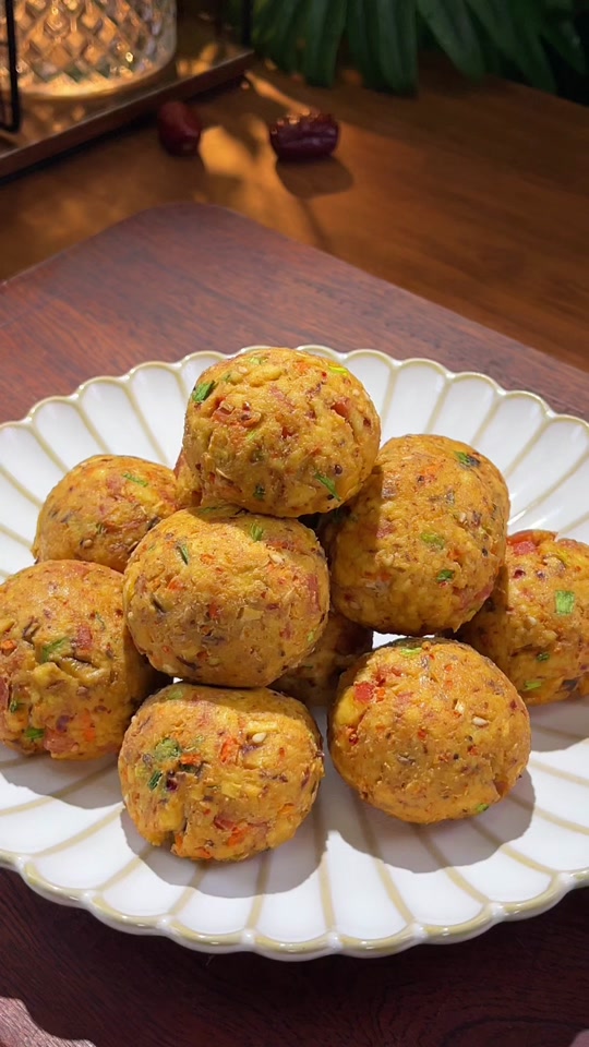 肉圆配啥素菜下饭(肉圆和什么菜一起弄好吃)