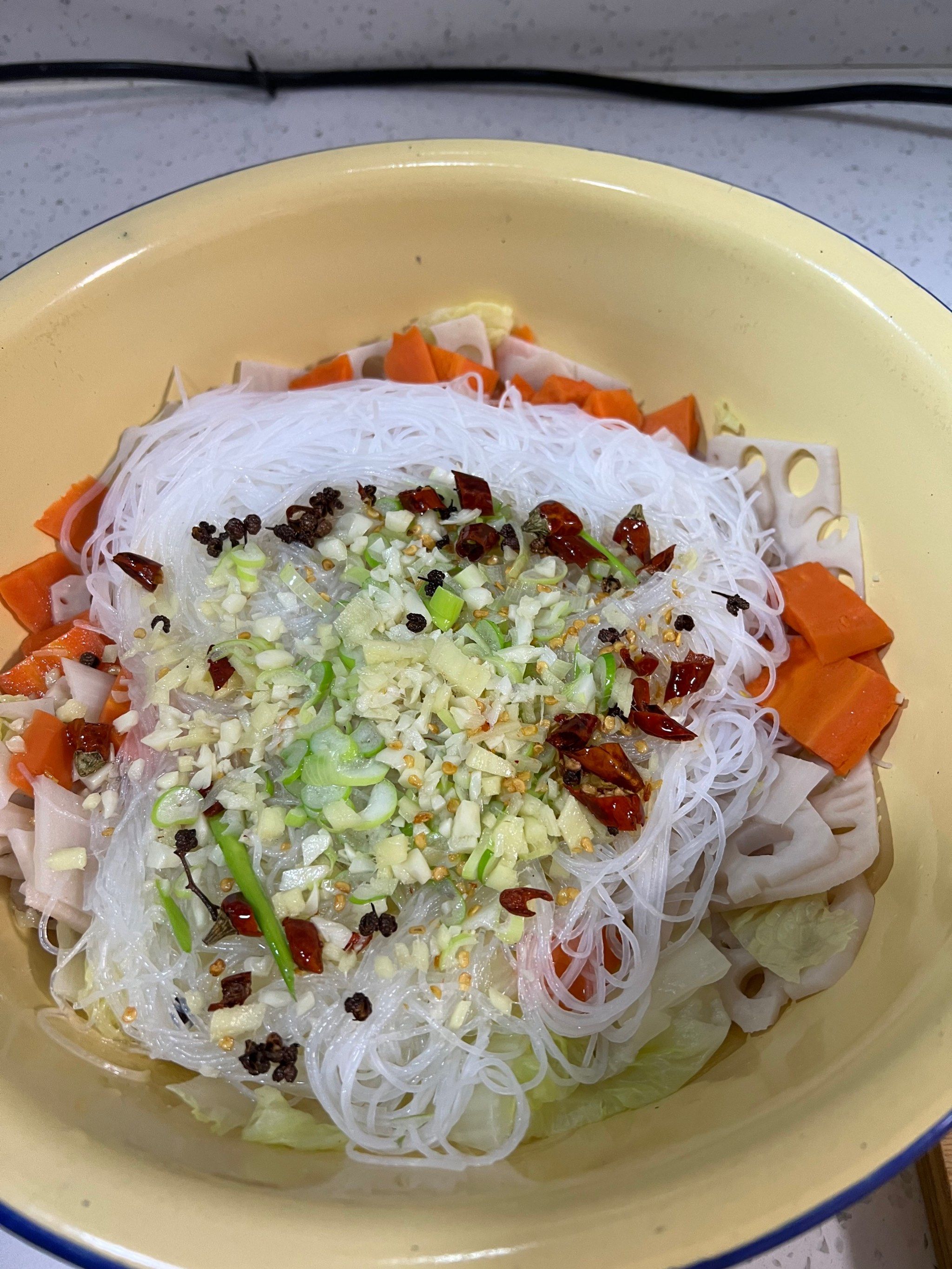 怎么用粉丝拌凉菜(粉丝怎样拌凉菜好吃)