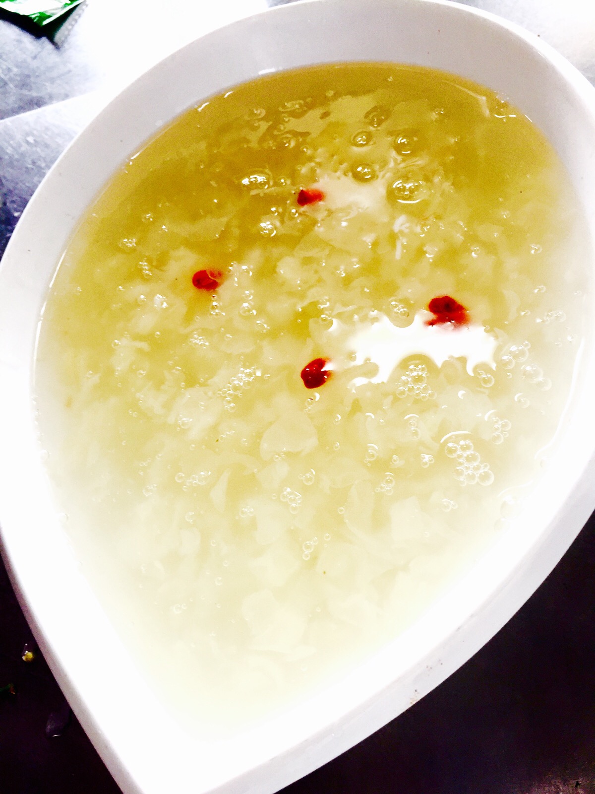 早餐银耳粥(银耳粥适合早上喝吗)