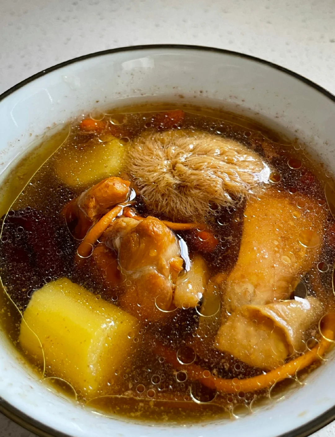 花菇汤的家常做法(花菇的搭配煲汤的禁忌)