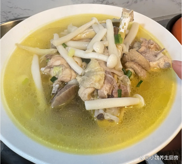 特色菌菇海鲜汤(菌菇海鲜汤的做法)