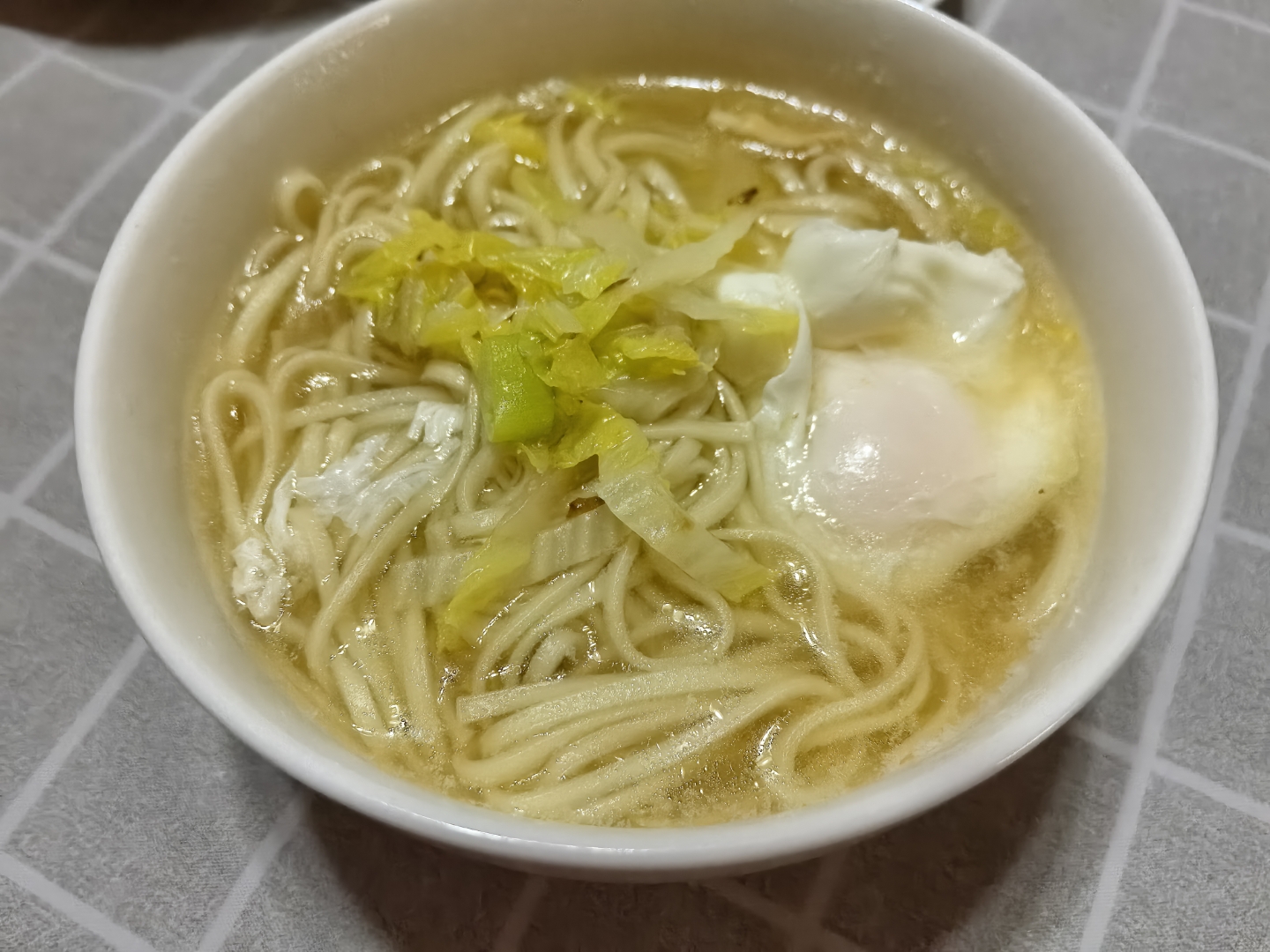 白菜炒面条的家常做法(白菜炒面怎么做简单又好吃)