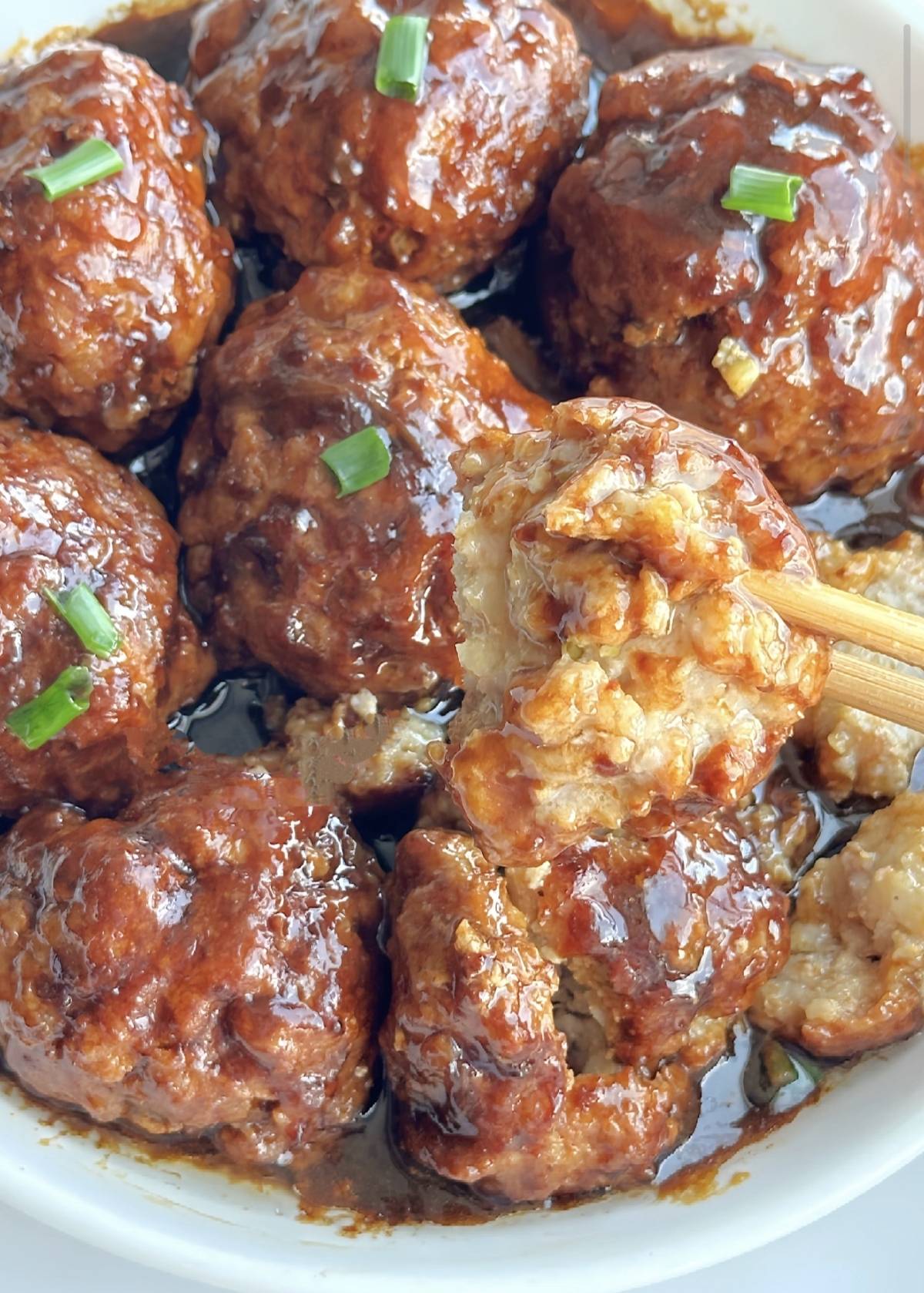 红烧狮子头的家常做法(红烧狮子头的家常做法简单又好吃)