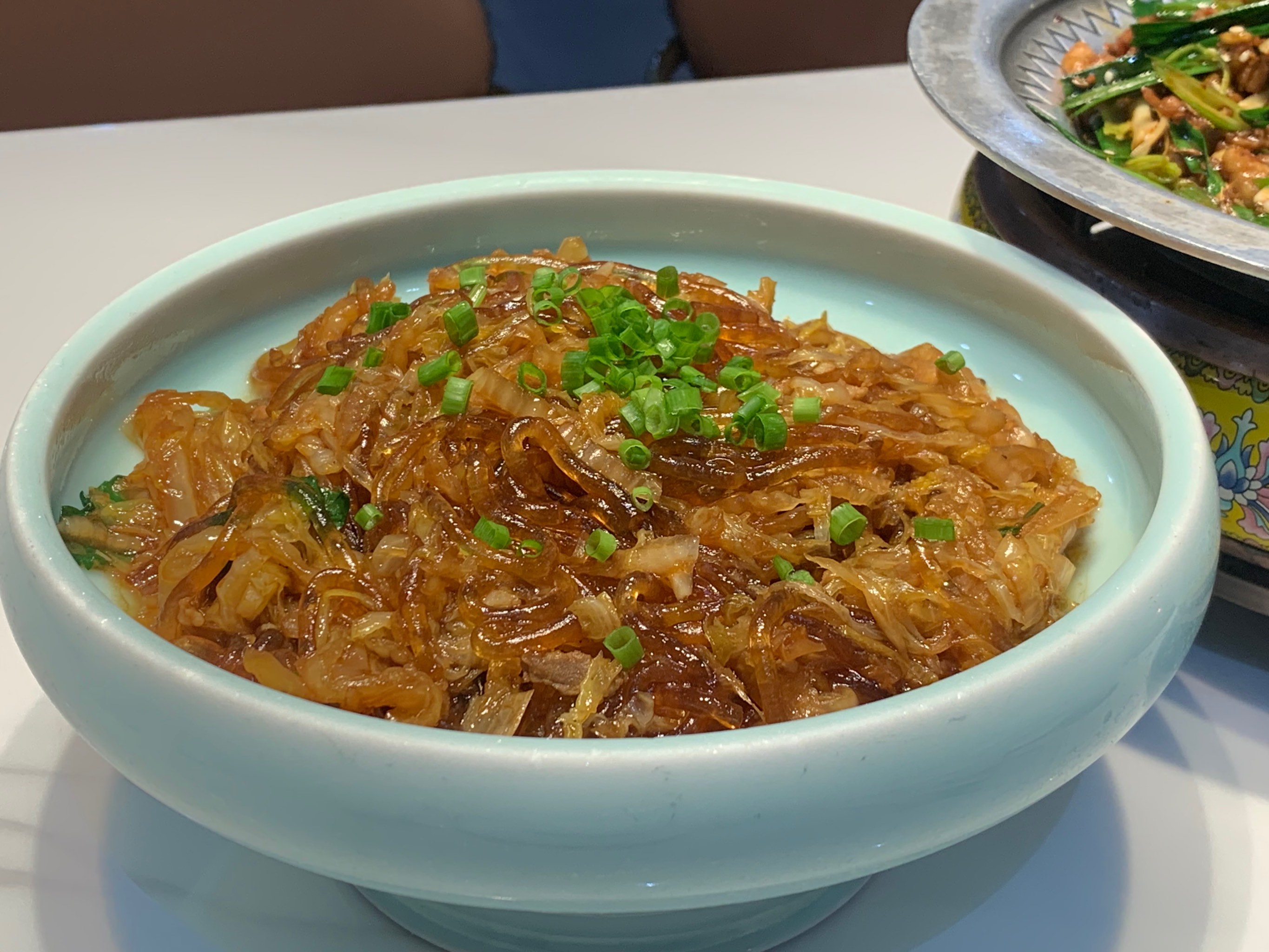 酸菜炖粉条的家常做法(棒骨炖酸菜怎么做好吃又简单)