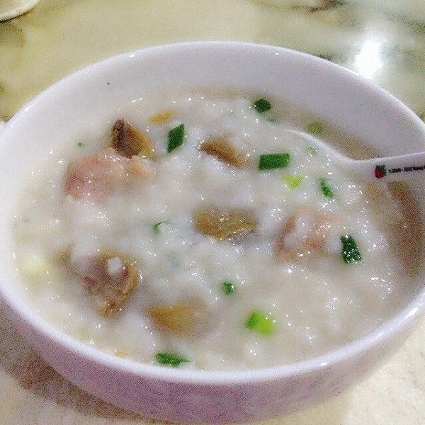 早餐粥鸡粥(鸡粥放什么好吃)