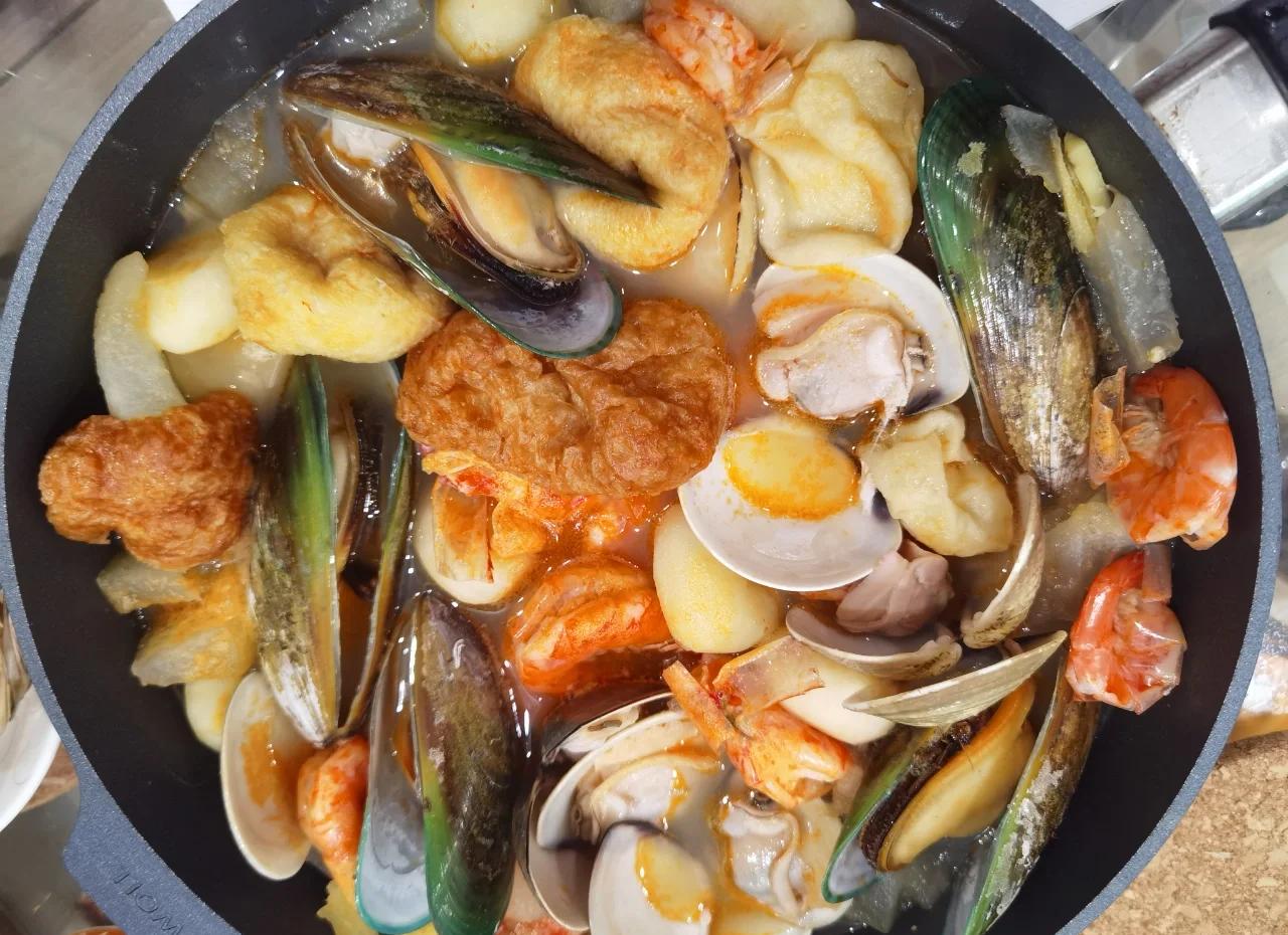 家常海鲜锅的做法(家常海鲜锅的做法大全)