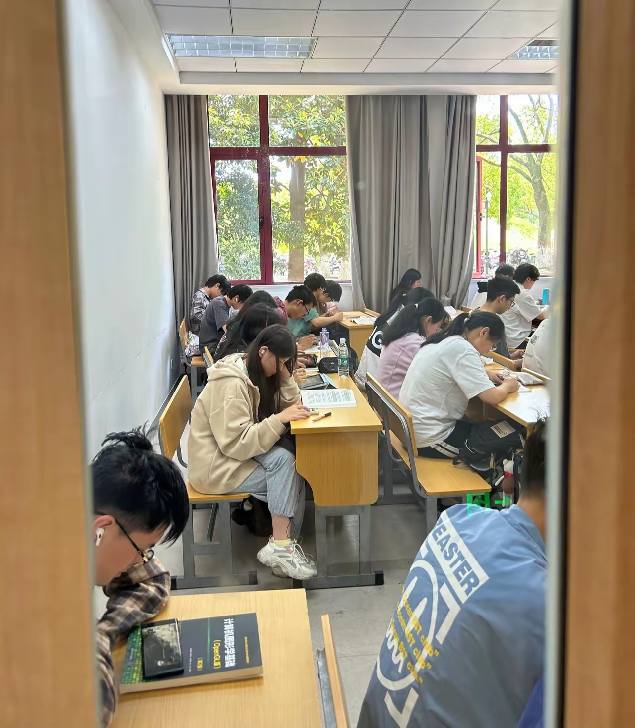 特色办学视频(特色办学视频素材)