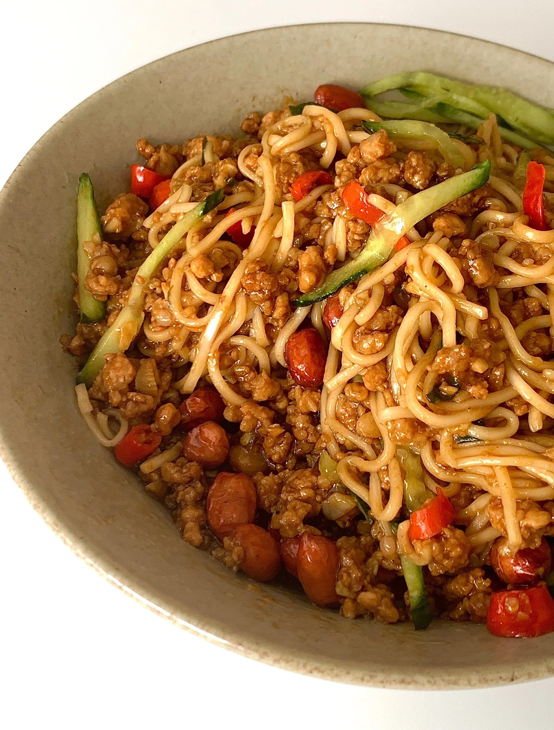 肉酱家常做法(花生米牛肉酱家常做法)