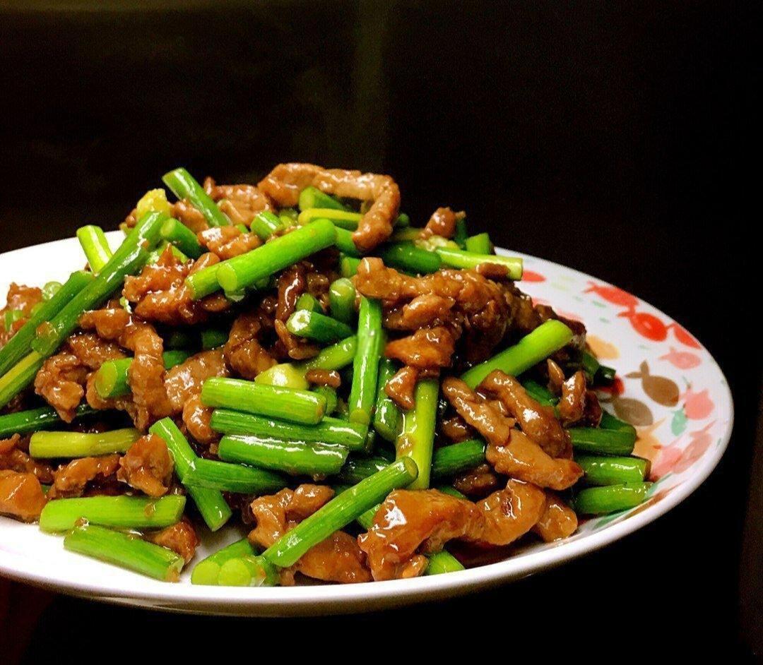 蒜苔炒什么素菜好吃(蒜苔炒什么菜比较好吃)