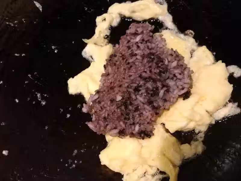 温州特色黑米炒饭做法(温州特色黑米炒饭做法图片)