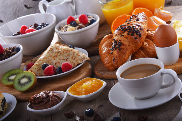 水果面包早餐搭配(水果面包早餐搭配什么好吃)