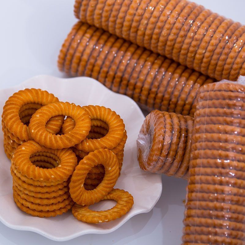 老小吃空心白色(里面是空心的,脆的小吃) 老小吃空心白色(里面是空心的,脆的小吃)