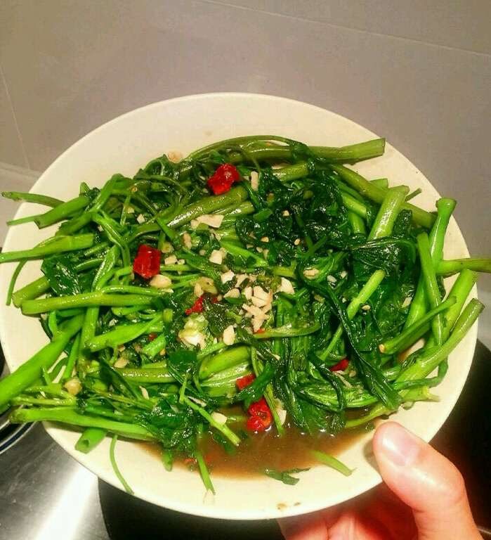 香菜根凉菜图片(香菜根凉拌吃的营养价值)