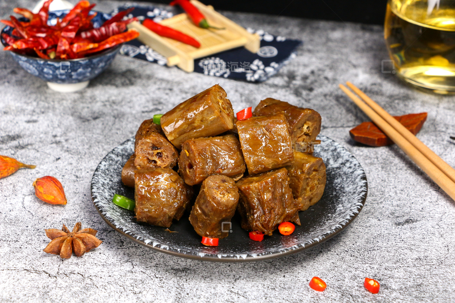 鸭脖凉菜做法(鸭脖凉菜大全图片) 鸭脖凉菜做法(鸭脖凉菜大全图片)