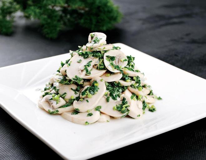 蘑菇拌凉菜(蘑菇有哪些凉拌的吃法)