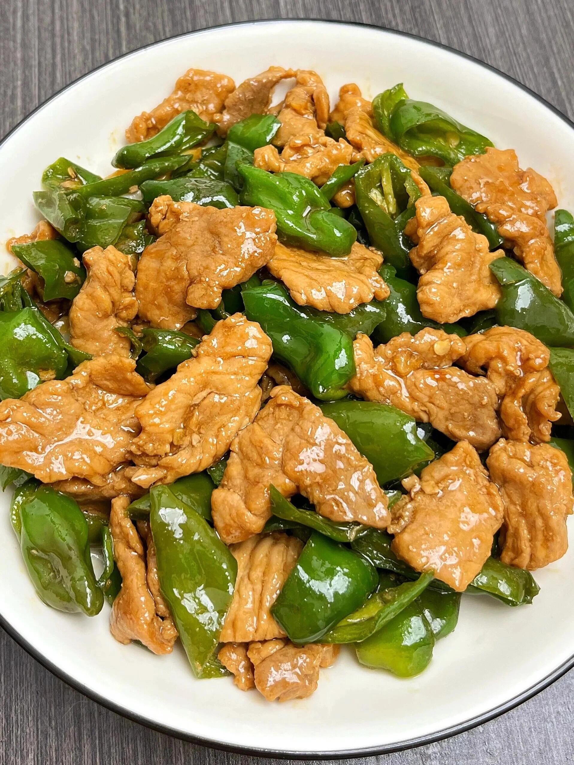 家常青椒炒牛肉片(青椒炒牛肉片怎么炒)