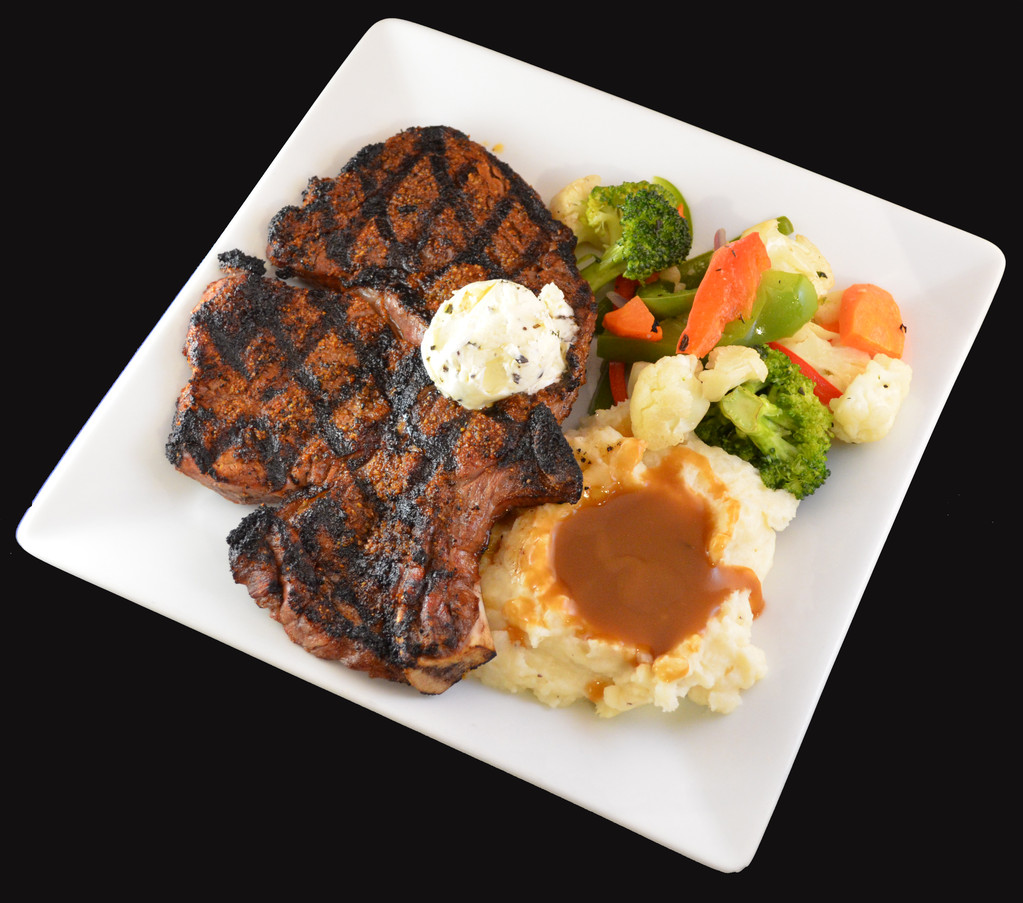 煎牛排一般配什么素菜(煎牛排一般配什么素菜好吃)