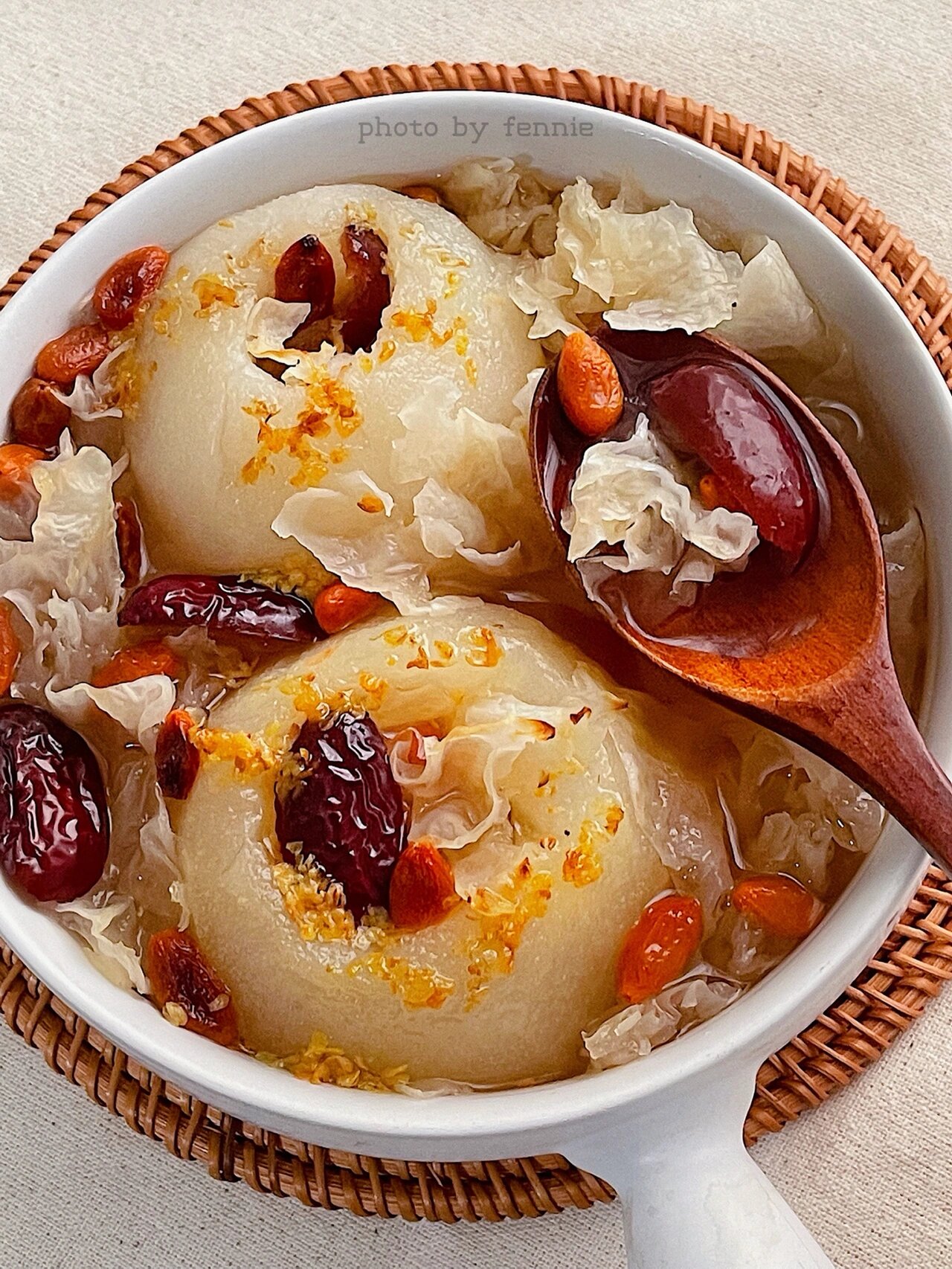 桂花雪梨凉菜(桂花雪梨粥图片)