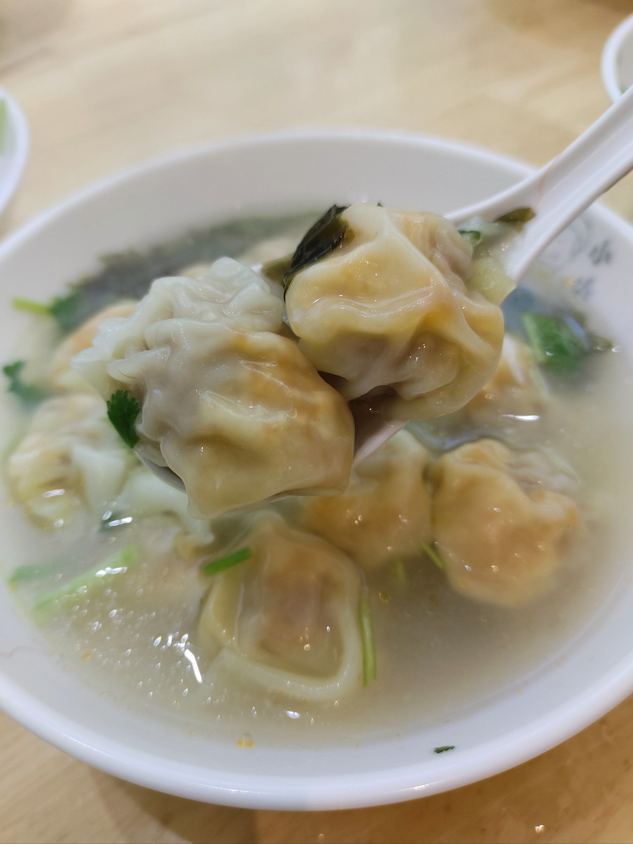 蛋黄馄饨加素菜(蛋黄鲜肉馄饨的做法大全) 蛋黄馄饨加素菜(蛋黄鲜肉馄饨的做法大全)