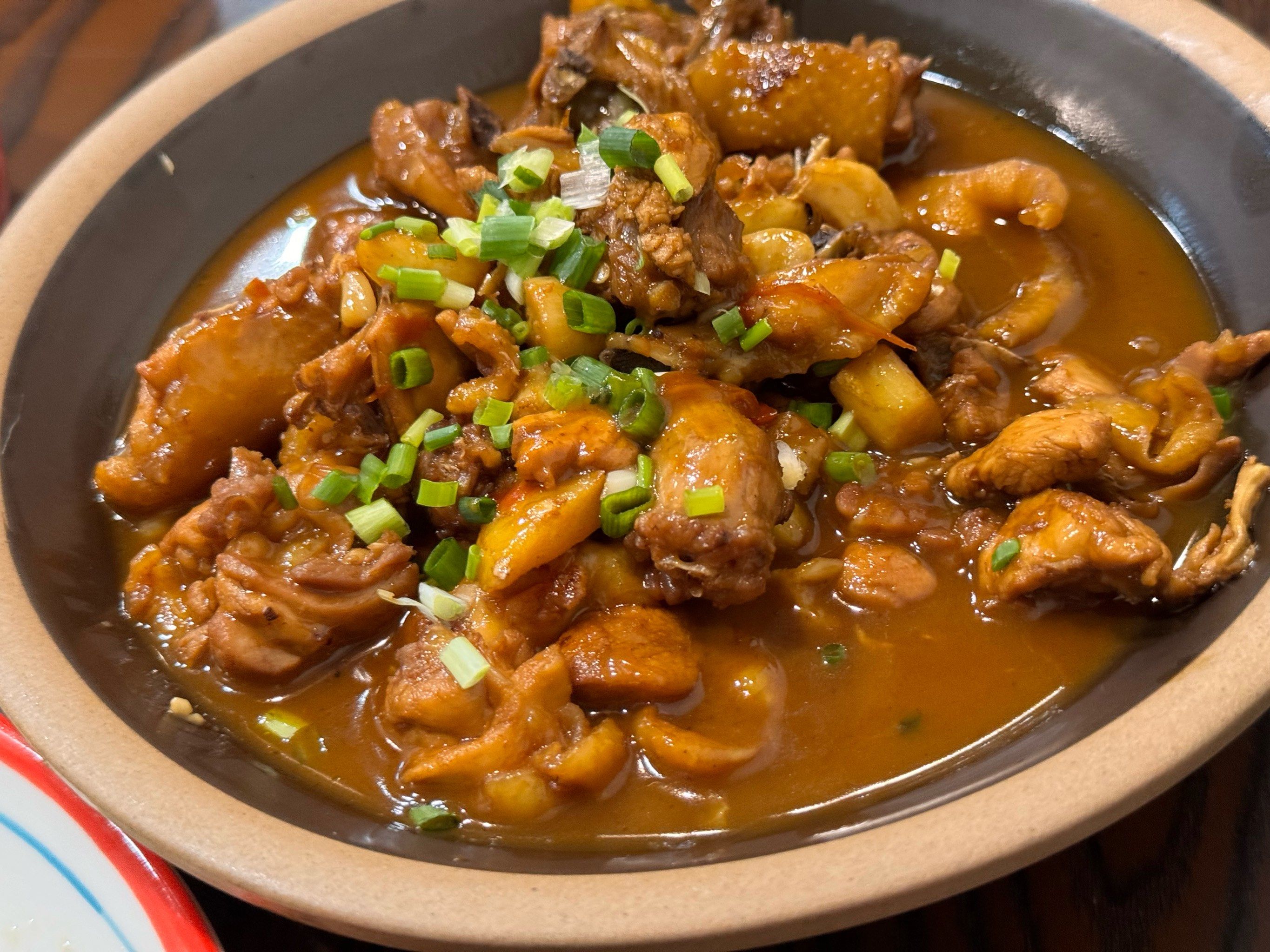 家常土豆炖鸡架(土豆炖鸡架要炖多长时间)