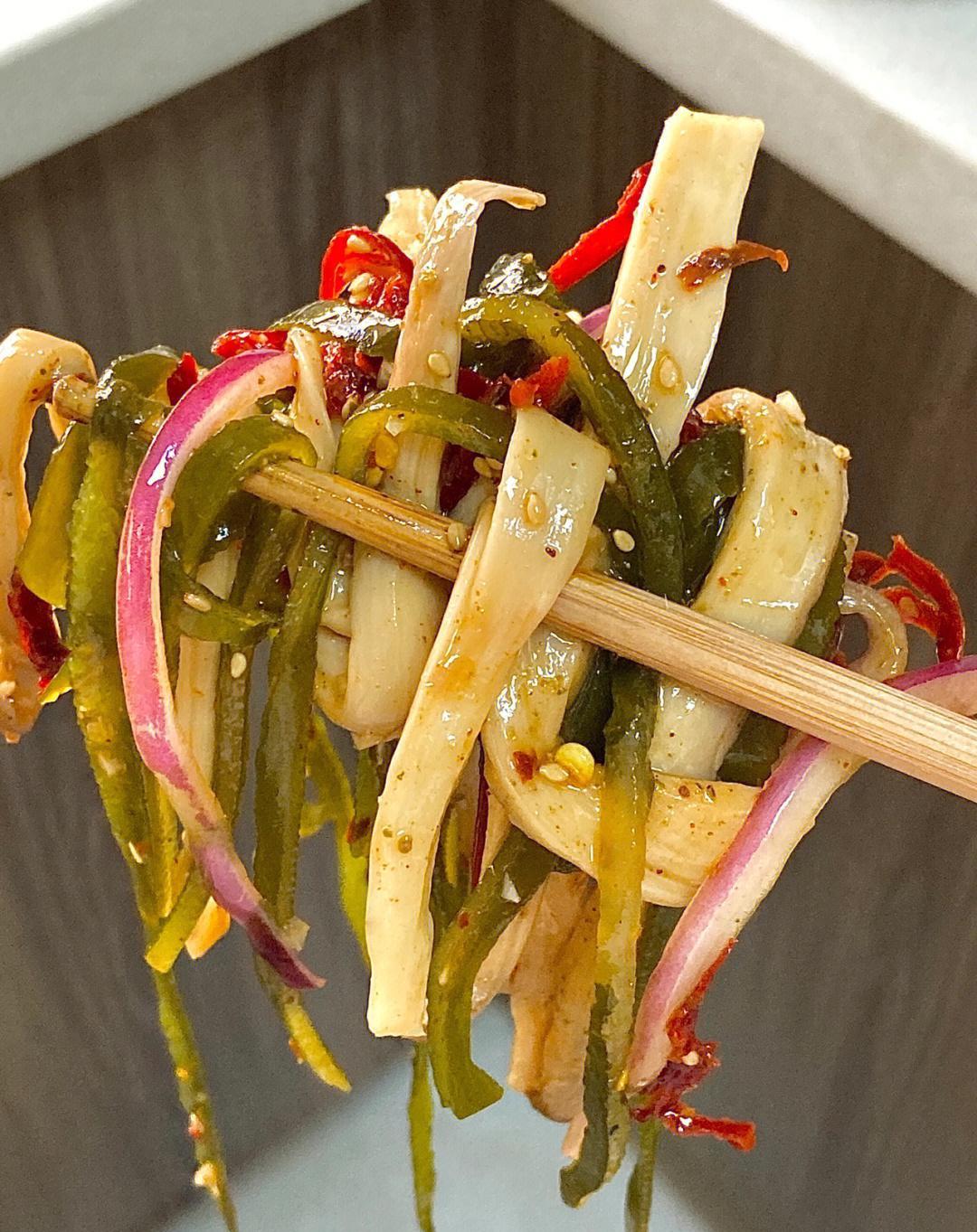 拌凉菜用蚝油吗(拌凉菜用不用蚝油)