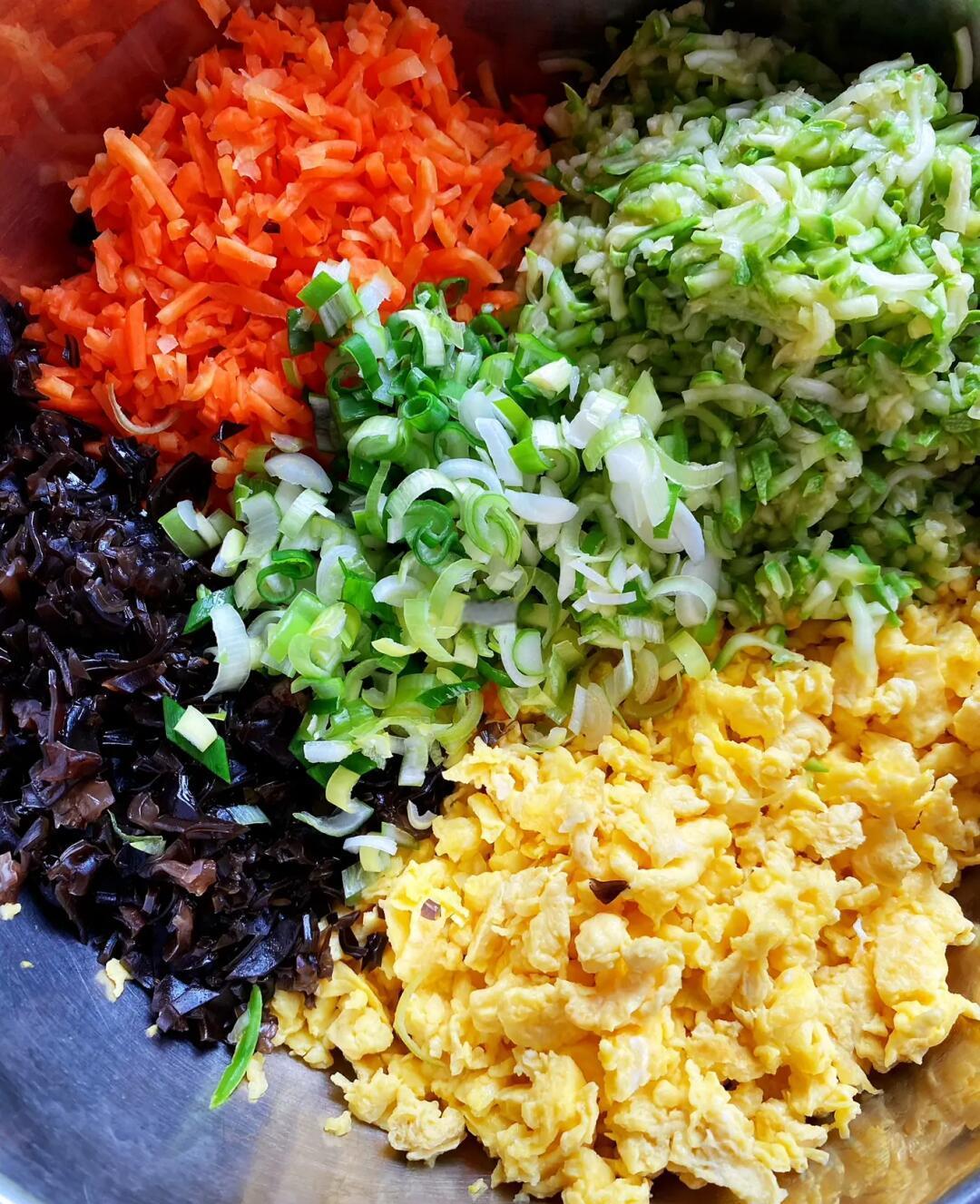 素菜饺子馅要炒过吗(素菜饺子馅要先炒吗?)