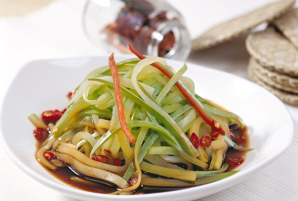 拌凉菜用什么醋好吃(拌凉菜用什么醋好吃窍门)