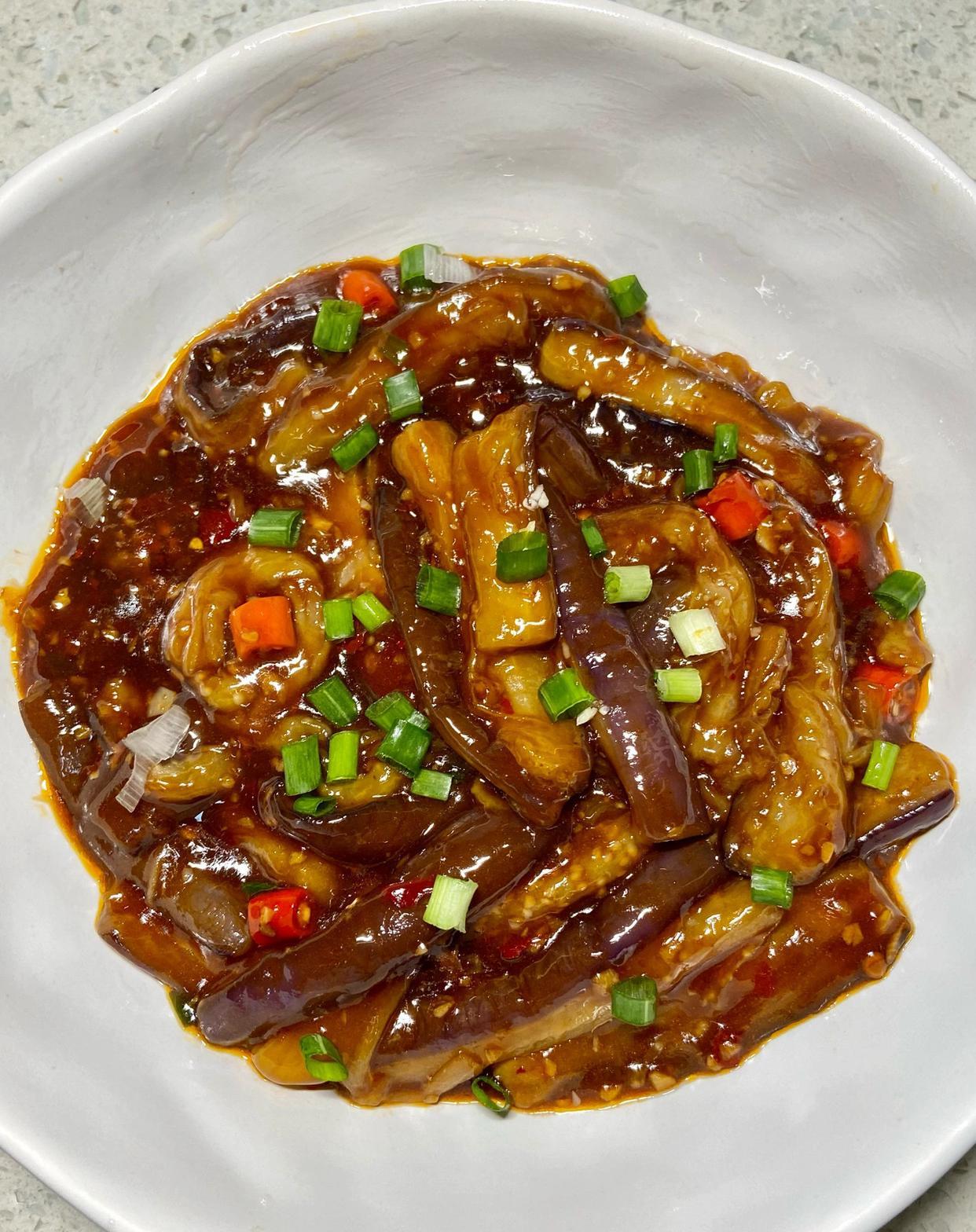 长条茄子的家常做法(长条茄子怎么做好吃家常)