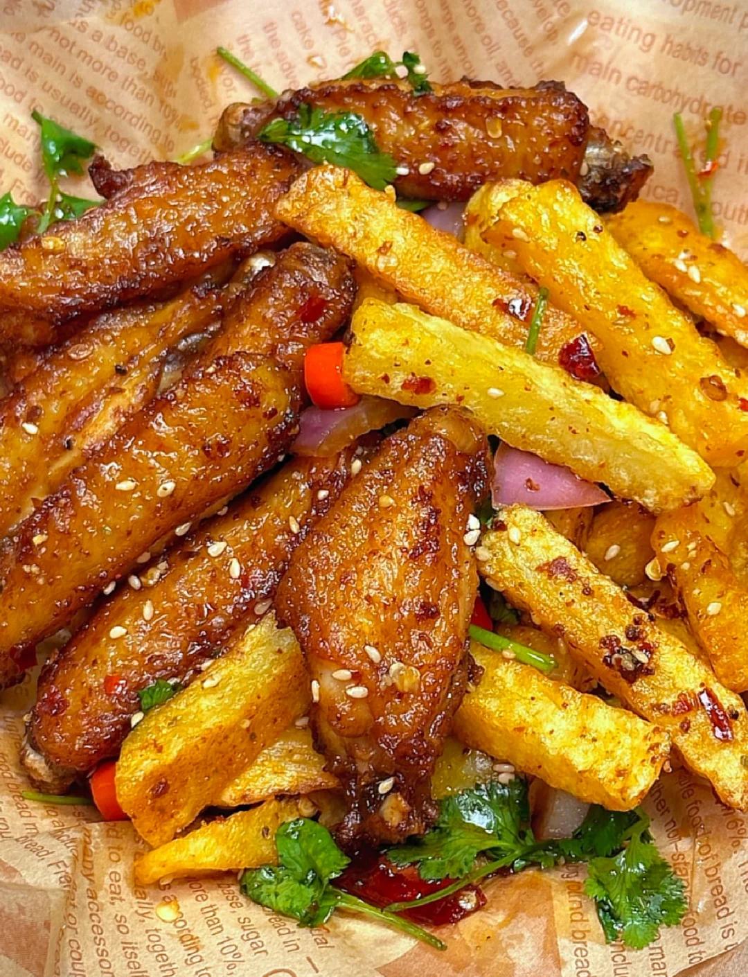 炒鸡翅的家常做法大全(如何炒鸡翅好吃又简单窍门)