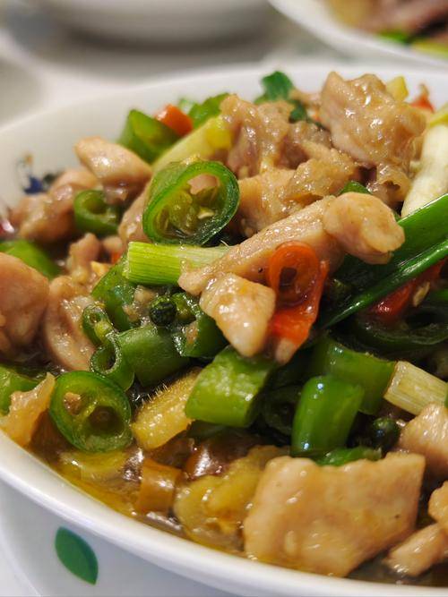 中街美食家常菜(中街美食一条街在哪里)